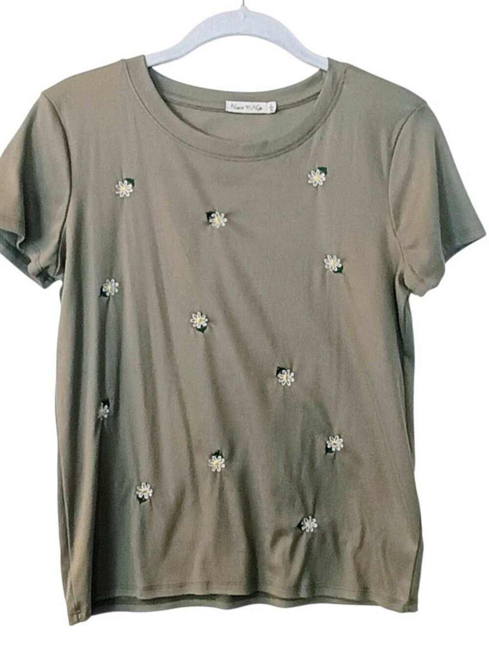Juniors Heart & Hips Green Daisy Short Sleeve Crew Neck Shirt Size Large